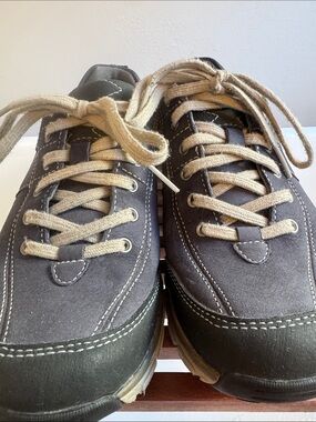 Clarks WaveWalk Navy and Tan Women's Sneakers